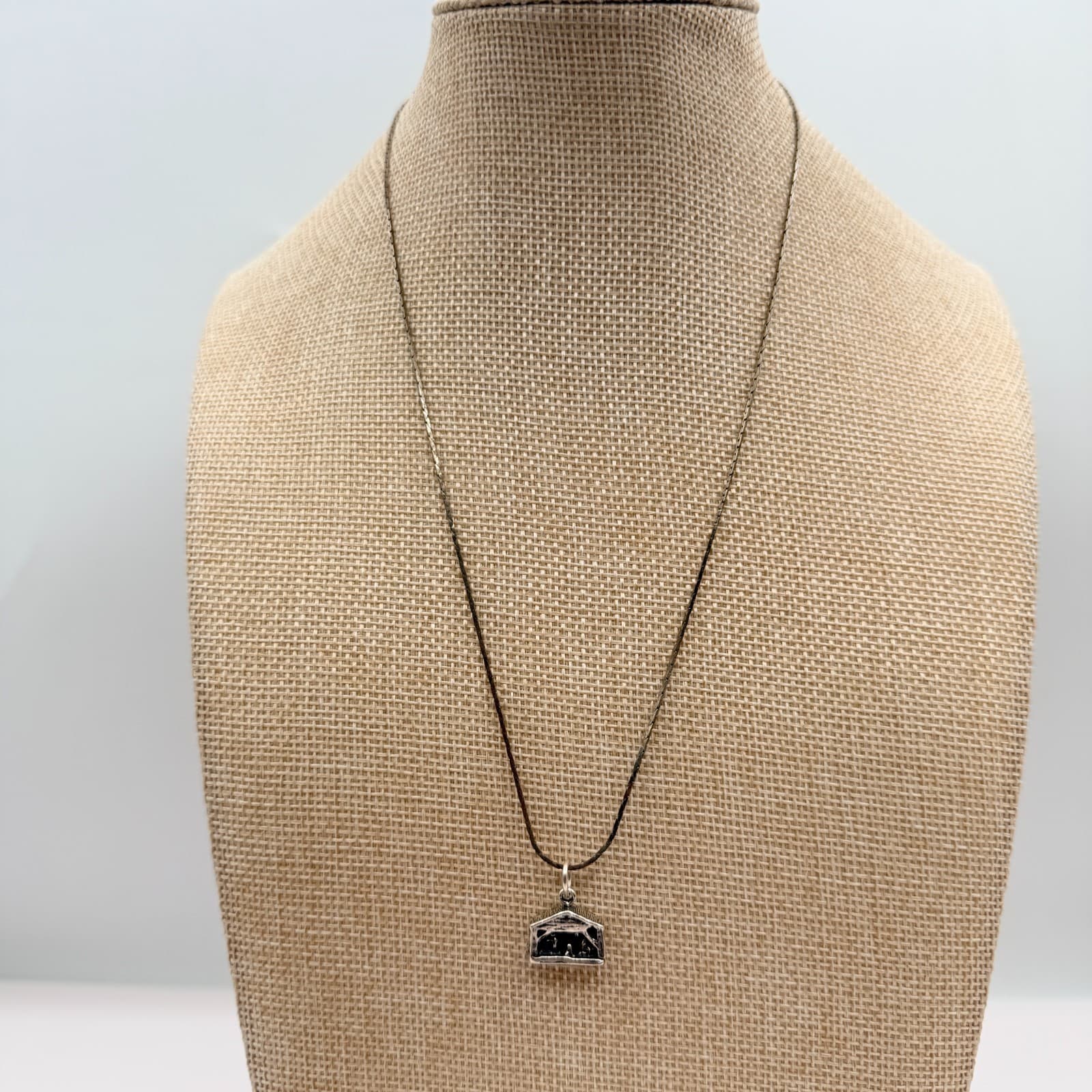 Vintage 90s Silver Tone Nativity Pendant Necklace Religious Women's Jewelry - Thumbnail 5