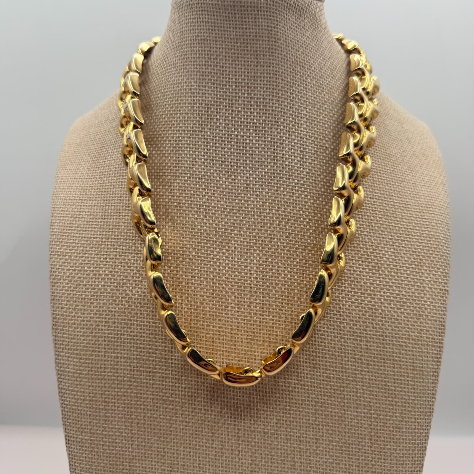Vintage Y2K Gold Tone Interlocking Link Necklace Statement Women's Jewelry - Thumbnail 3