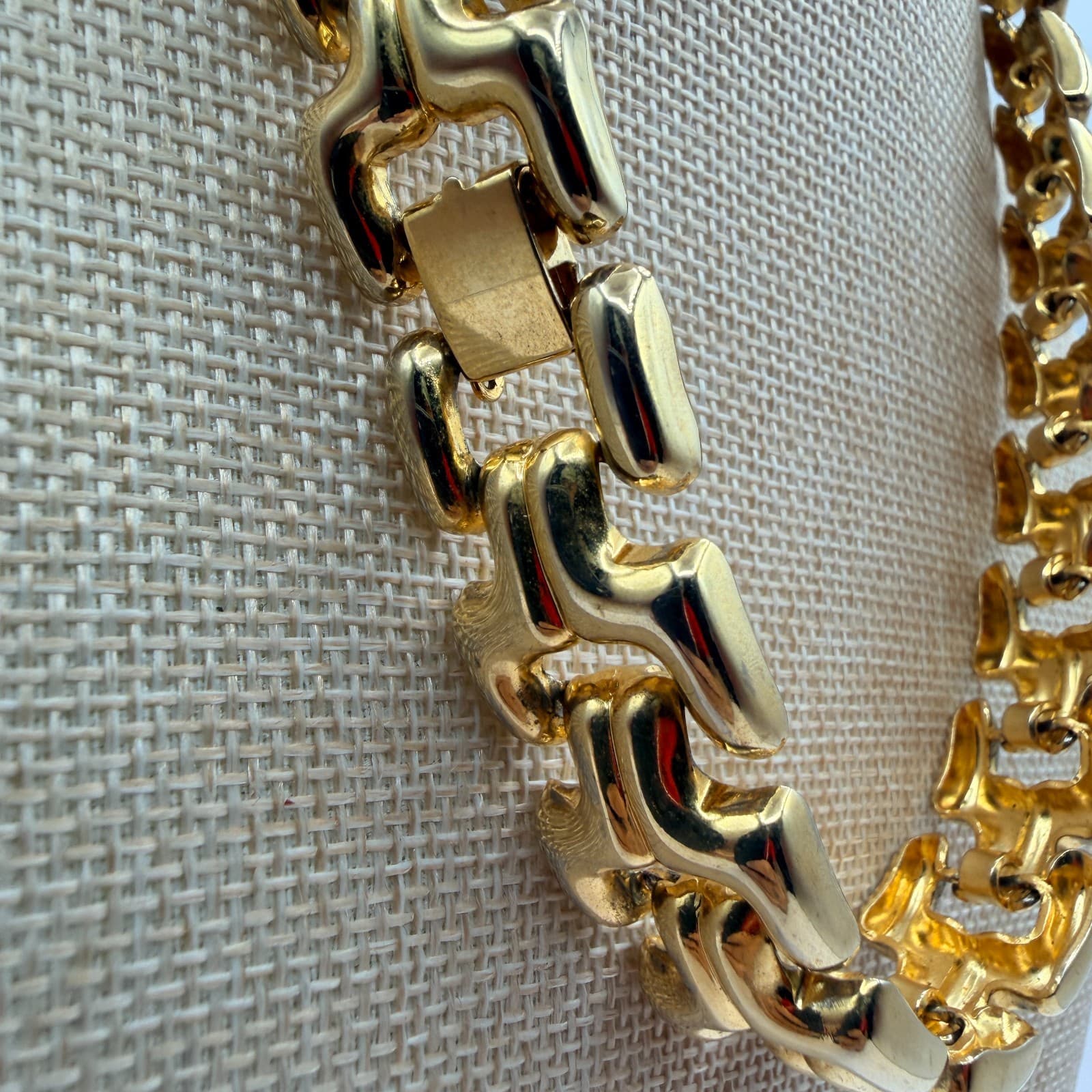 Vintage Y2K Gold Tone Interlocking Link Necklace Statement Women's Jewelry - Thumbnail 5