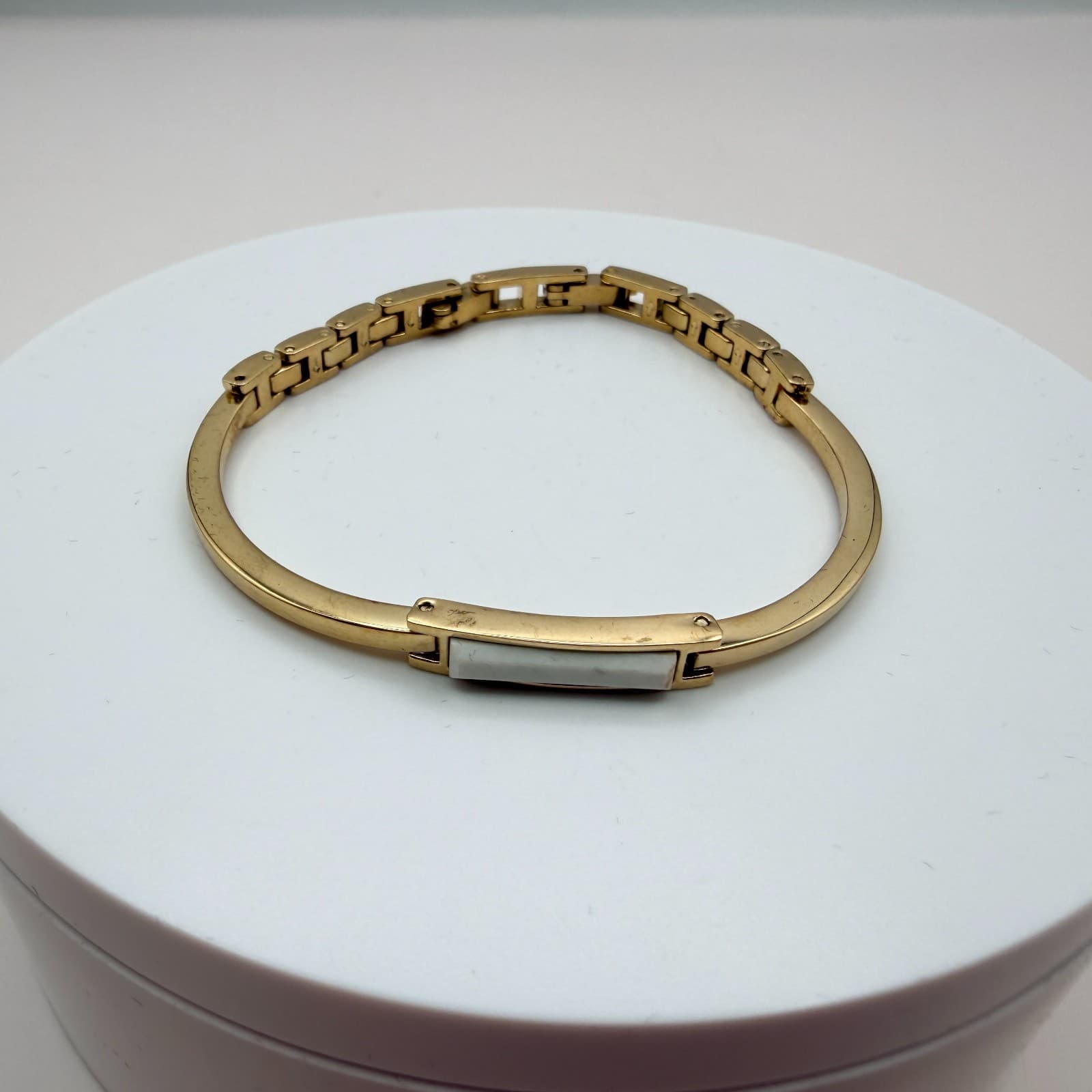 Vintage 80s Gold Tone Textured Spiral Knot Hinged Bangle Bracelet Boho Jewelry - Thumbnail 2