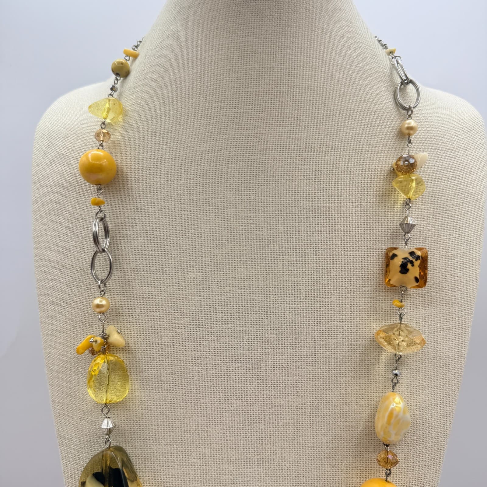 Vintage Y2K Chunky Amber Yellow Faux Resin Beaded Statement Necklace Jewelry - Thumbnail 8