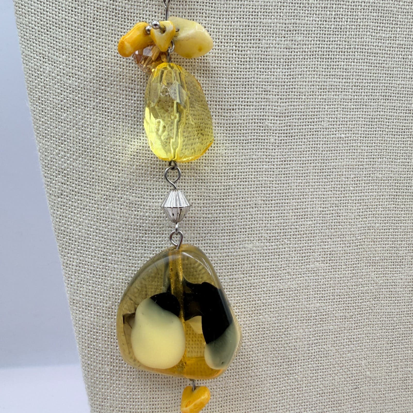 Vintage Y2K Chunky Amber Yellow Faux Resin Beaded Statement Necklace Jewelry - Thumbnail 9