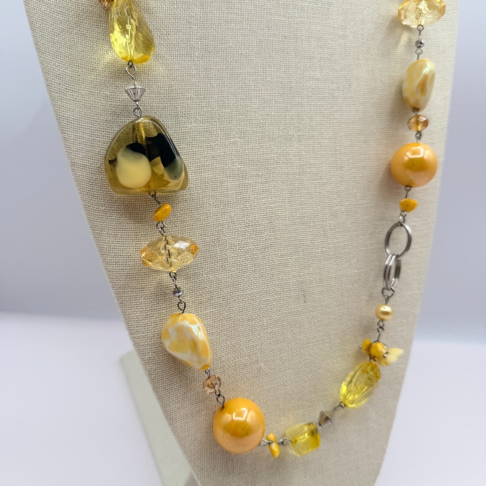 Vintage Y2K Chunky Amber Yellow Faux Resin Beaded Statement Necklace Jewelry - Thumbnail 7