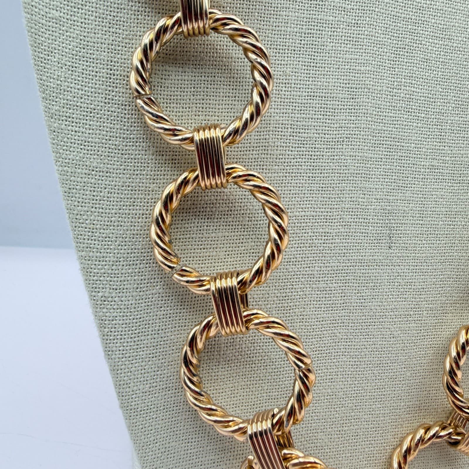 Vintage Y2K Gold Tone Textured Circle link Chain Necklace Women's Jewelry - Thumbnail 5