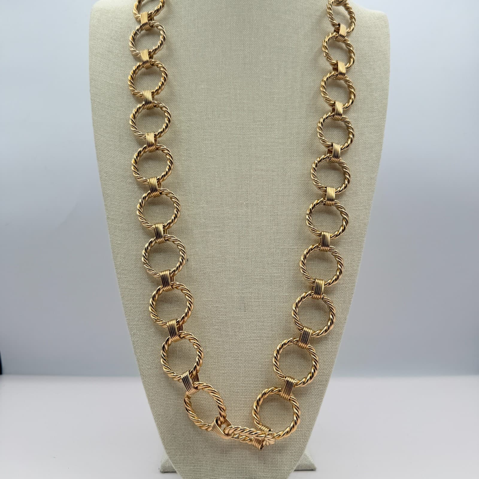 Vintage Y2K Gold Tone Textured Circle link Chain Necklace Women's Jewelry - Thumbnail 2