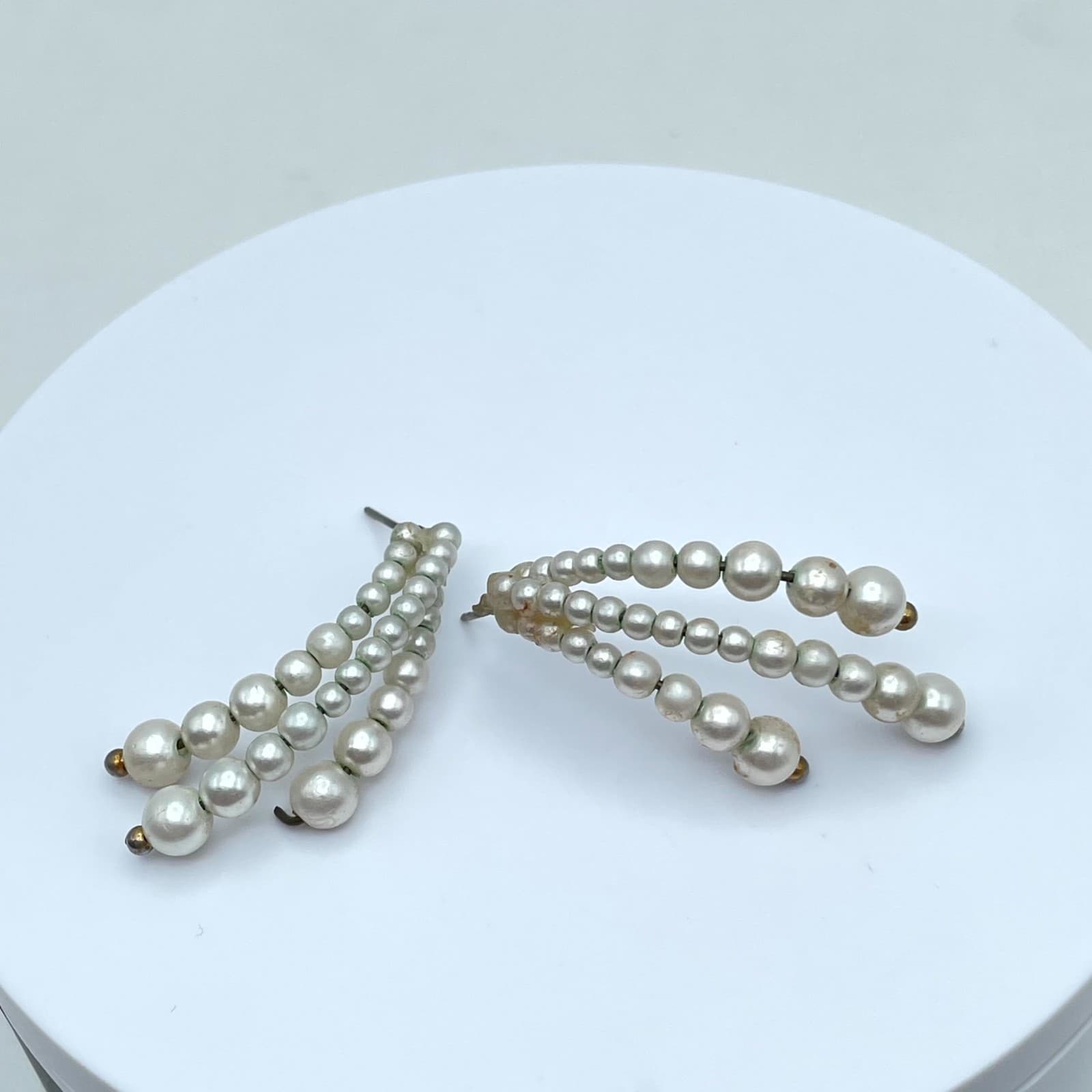 VTG 1980s Gold Tone Cream Mother Of Pearls Multi-Strand J-Hoops Dangle Earrings - Thumbnail 5