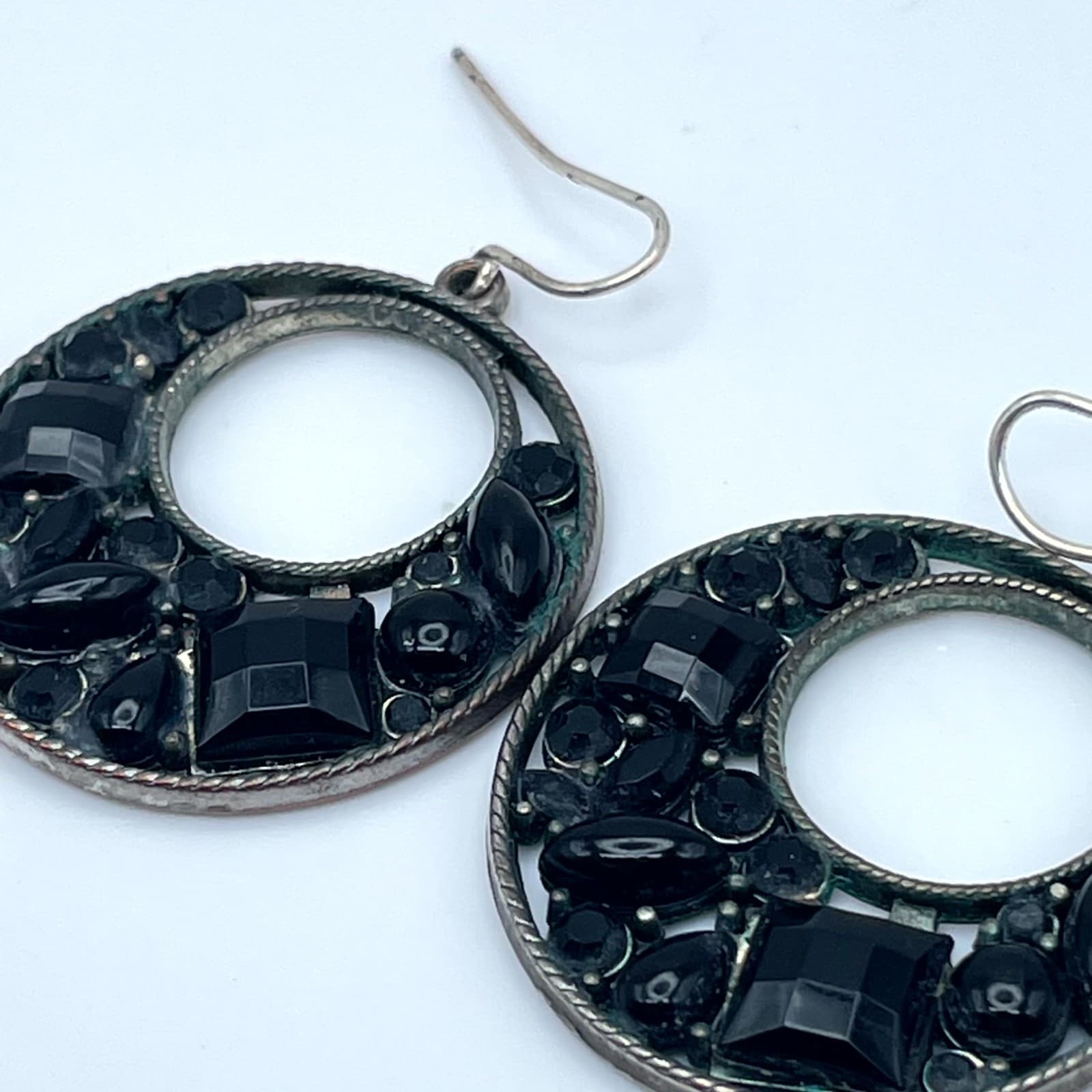 Vintage Silver-Tone Retro Gothic Faceted Onyx Beads Hoop Dangle Hook Earrings - Thumbnail 4