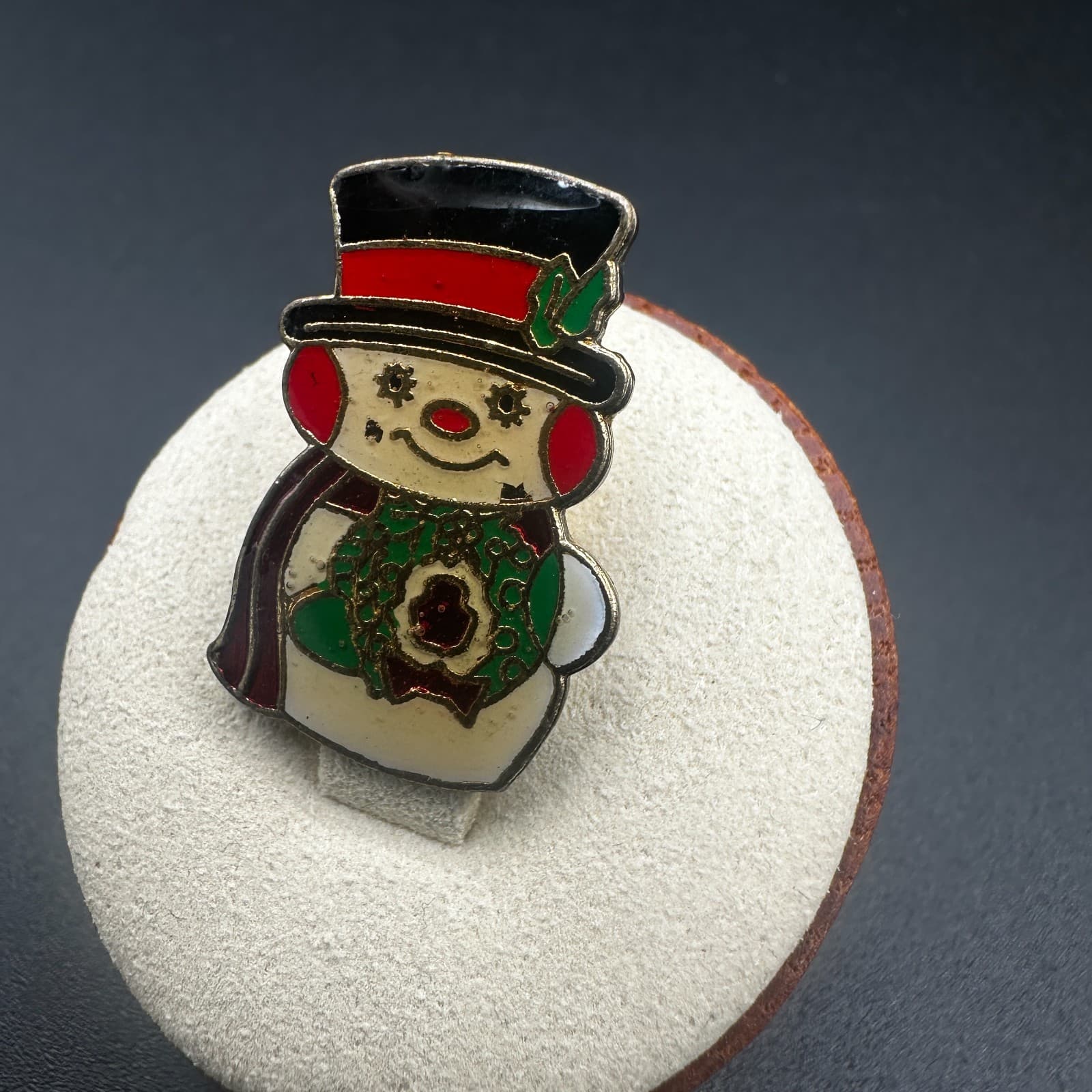 Vintage Enamel Snowman Pin – Christmas Wreath Holiday Brooch - Thumbnail 2