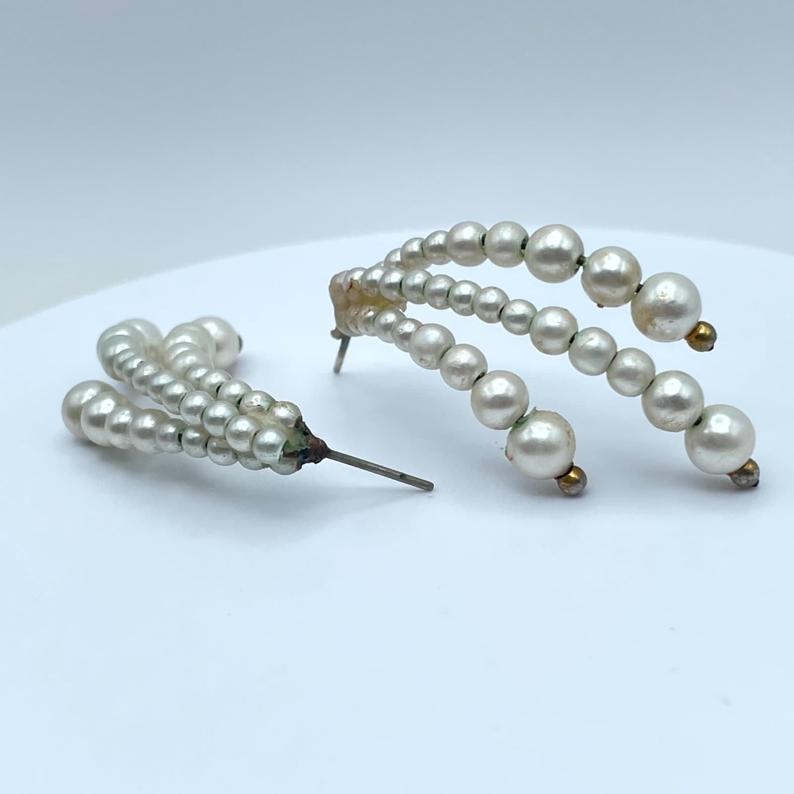 VTG 1980s Gold Tone Cream Mother Of Pearls Multi-Strand J-Hoops Dangle Earrings - Thumbnail 4