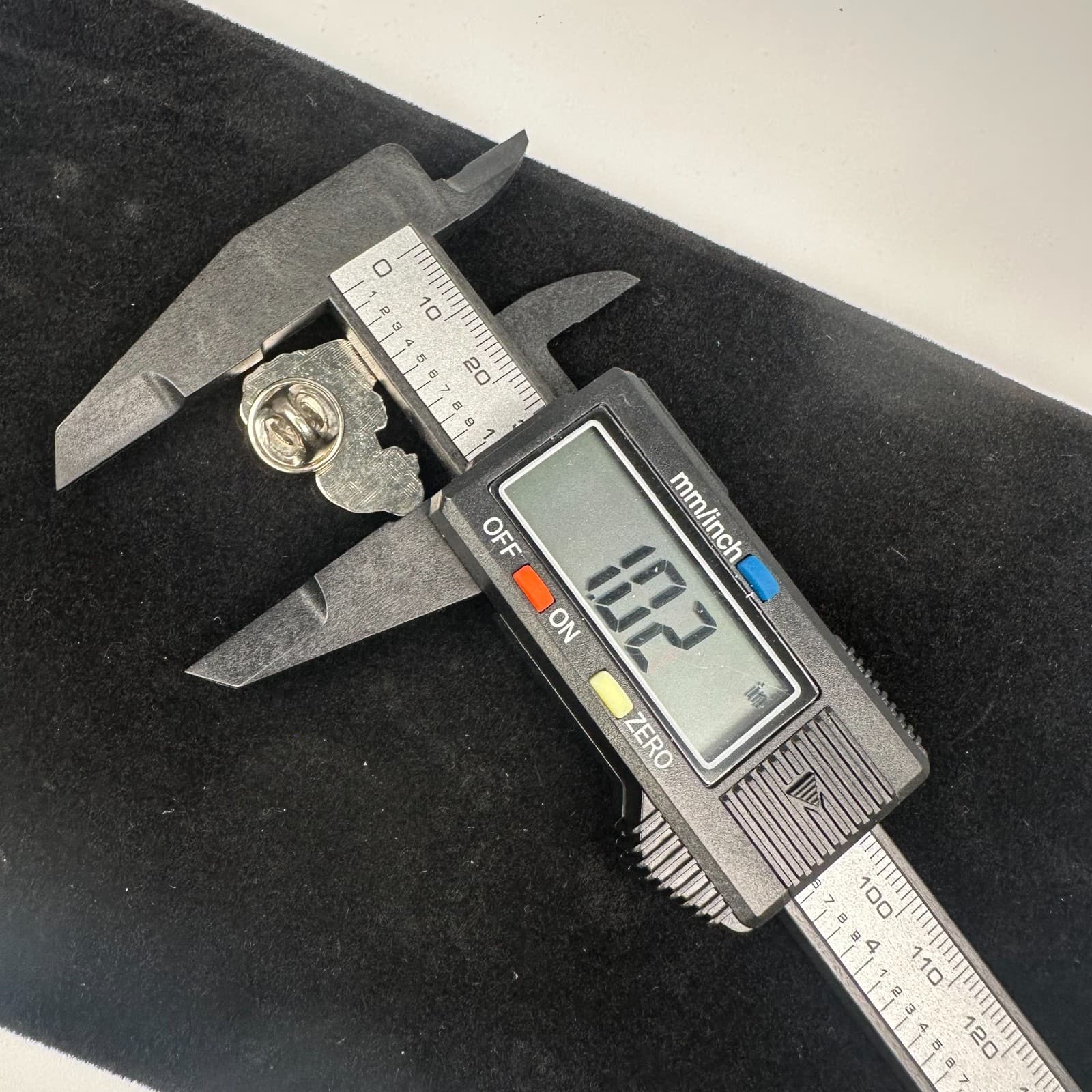 Vintage Silver Tone Lion & Lamb Brooch – Religious Peace Symbol Pin - Thumbnail 3