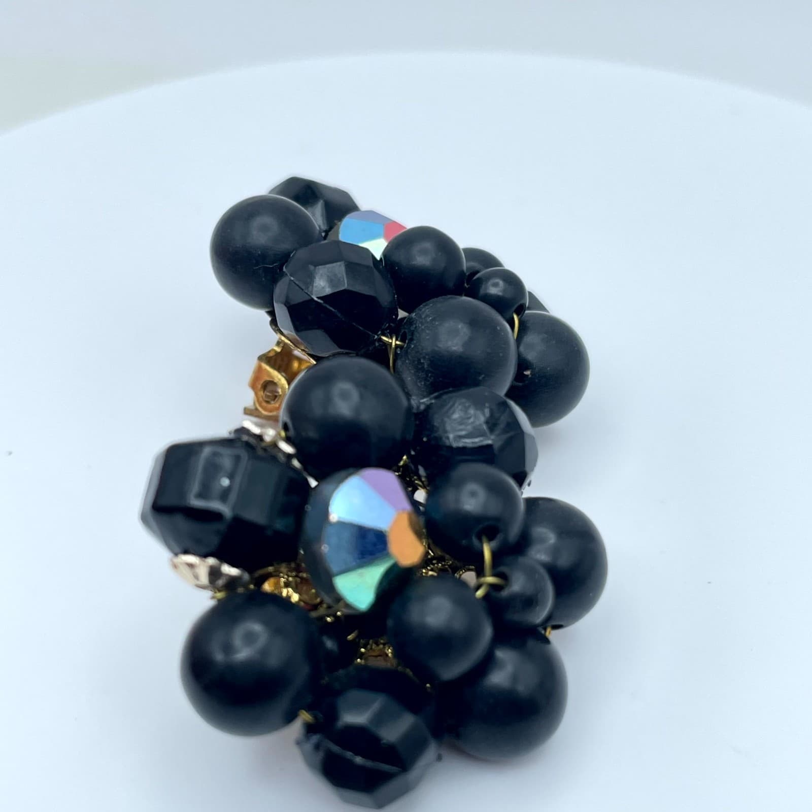 Vintage Gold-Tone Aurora Borealis Black Faceted Beads Cluster Clip-On Earrings - Thumbnail 8