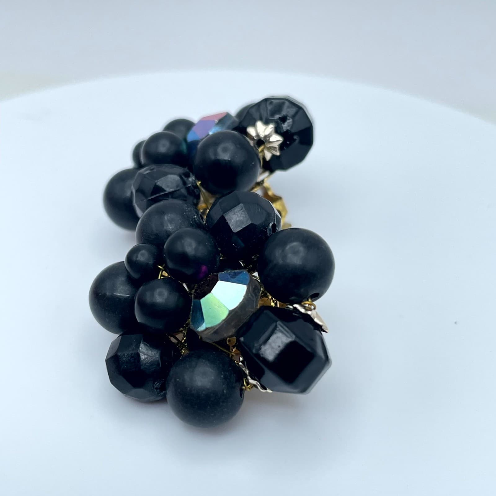 Vintage Gold-Tone Aurora Borealis Black Faceted Beads Cluster Clip-On Earrings - Thumbnail 6