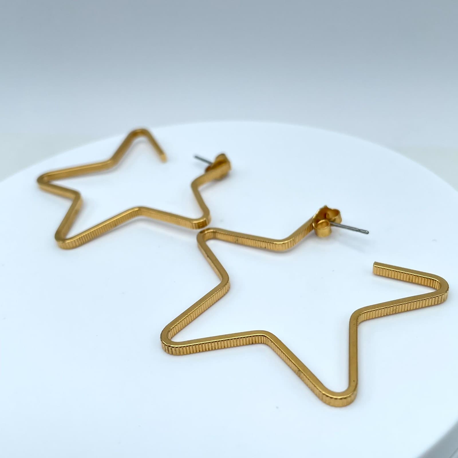 Vintage 1990 Gold-Tone Open Star-Shaped Oversized Hoop Butterfly Back Earrings - Thumbnail 3
