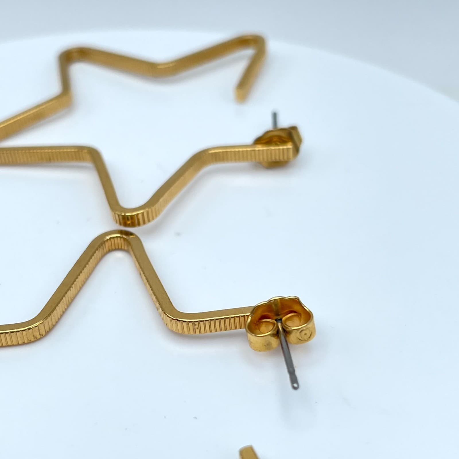 Vintage 1990 Gold-Tone Open Star-Shaped Oversized Hoop Butterfly Back Earrings - Thumbnail 5