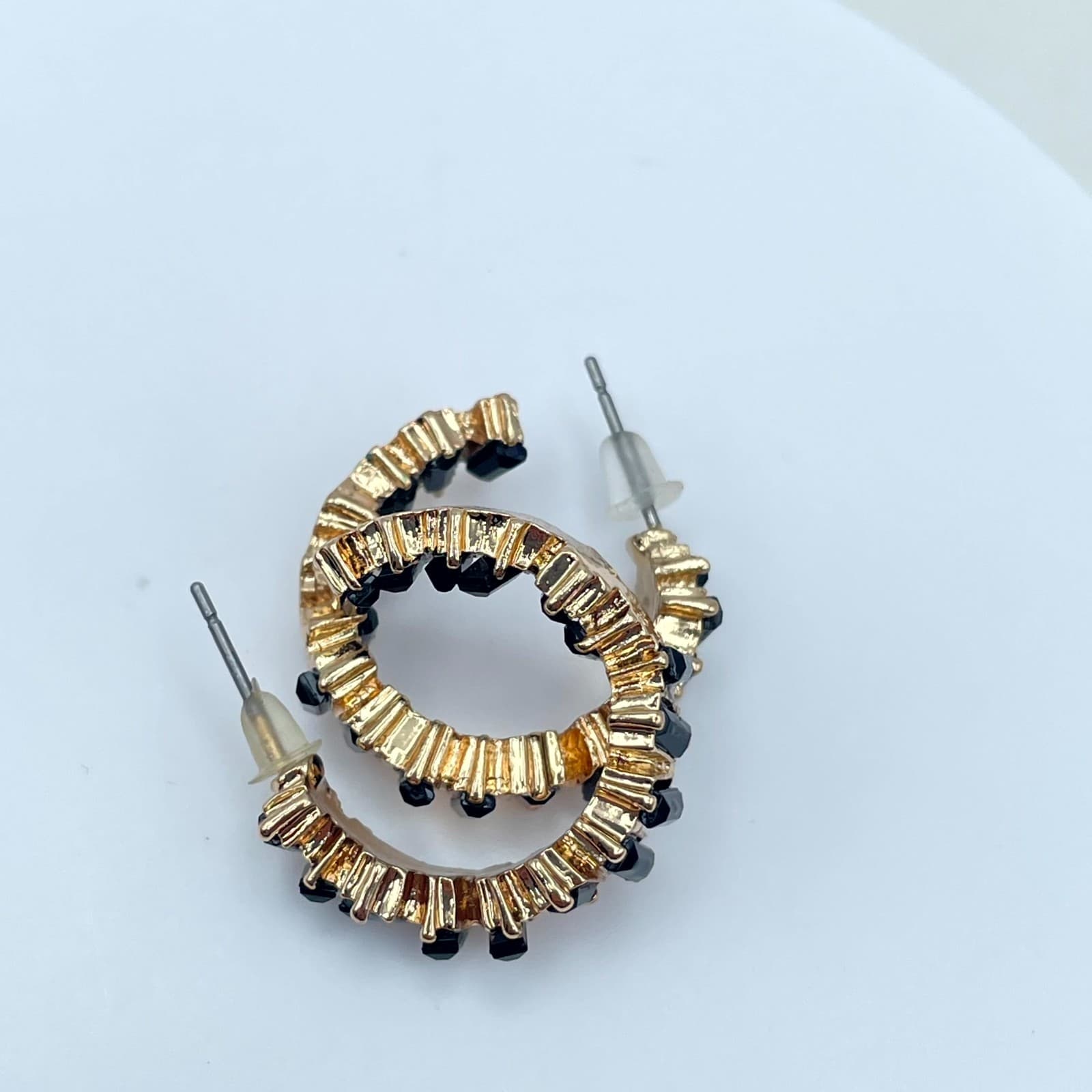 Y2K Gold-Tone Classic Huggie Style Bezel Black Faceted Glass Beads Hoop Earrings - Thumbnail 5