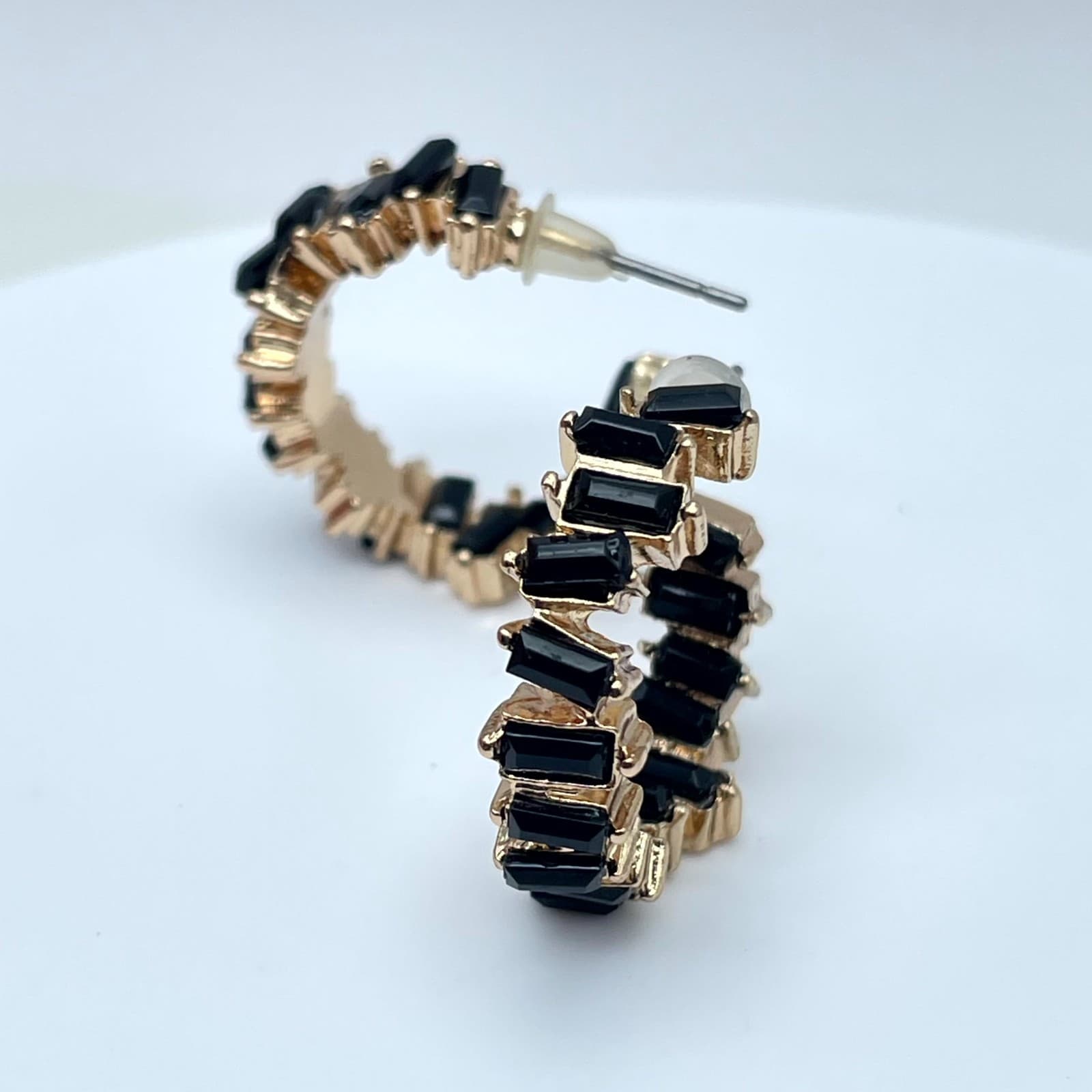Y2K Gold-Tone Classic Huggie Style Bezel Black Faceted Glass Beads Hoop Earrings - Thumbnail 7