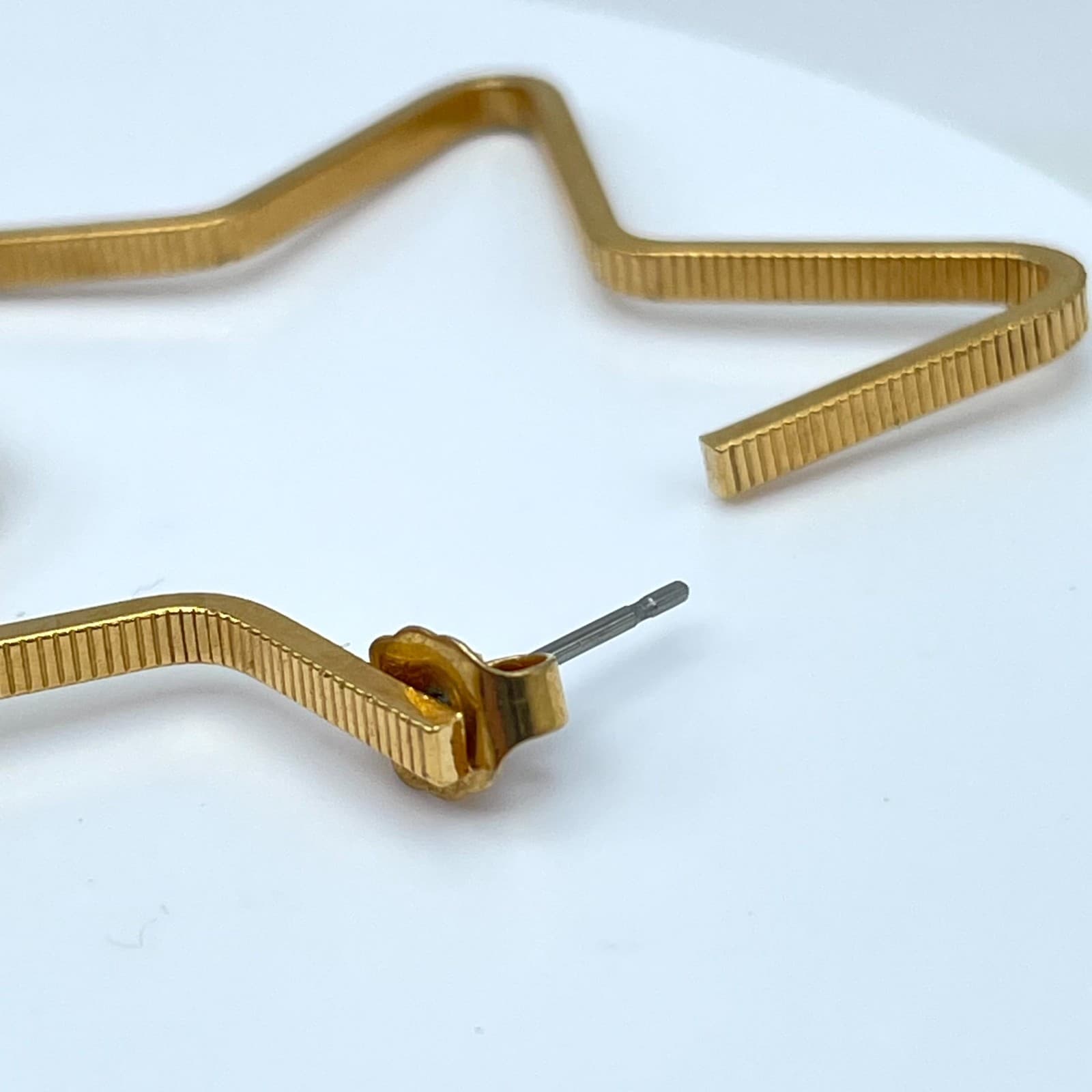 Vintage 1990 Gold-Tone Open Star-Shaped Oversized Hoop Butterfly Back Earrings - Thumbnail 7