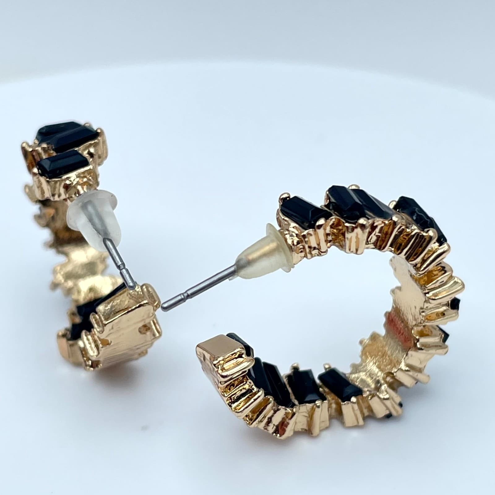 Y2K Gold-Tone Classic Huggie Style Bezel Black Faceted Glass Beads Hoop Earrings - Thumbnail 10