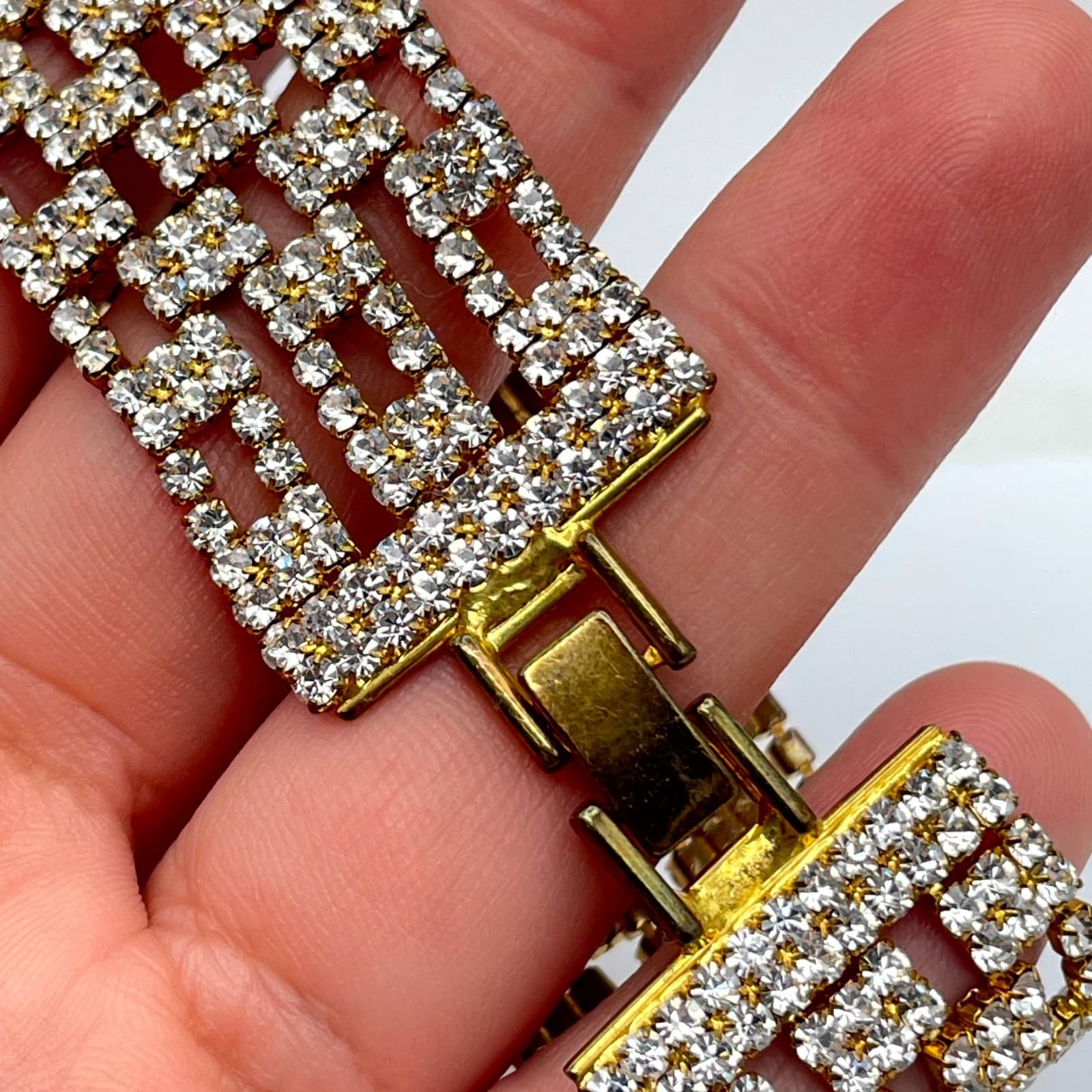 Vintage Retro Gold-Tone Classic Hollywood Glamour Prong Rhinestone Cuff Bracelet - Thumbnail 12