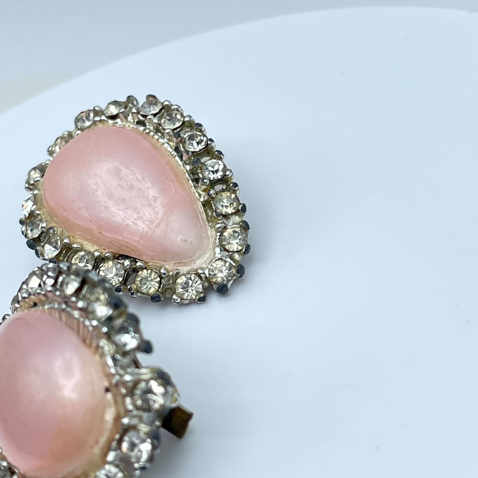 VTG Silver-Tone Pink Cabochon Teardrop Center Beads Rhinestones Clip-On Earrings - Thumbnail 8