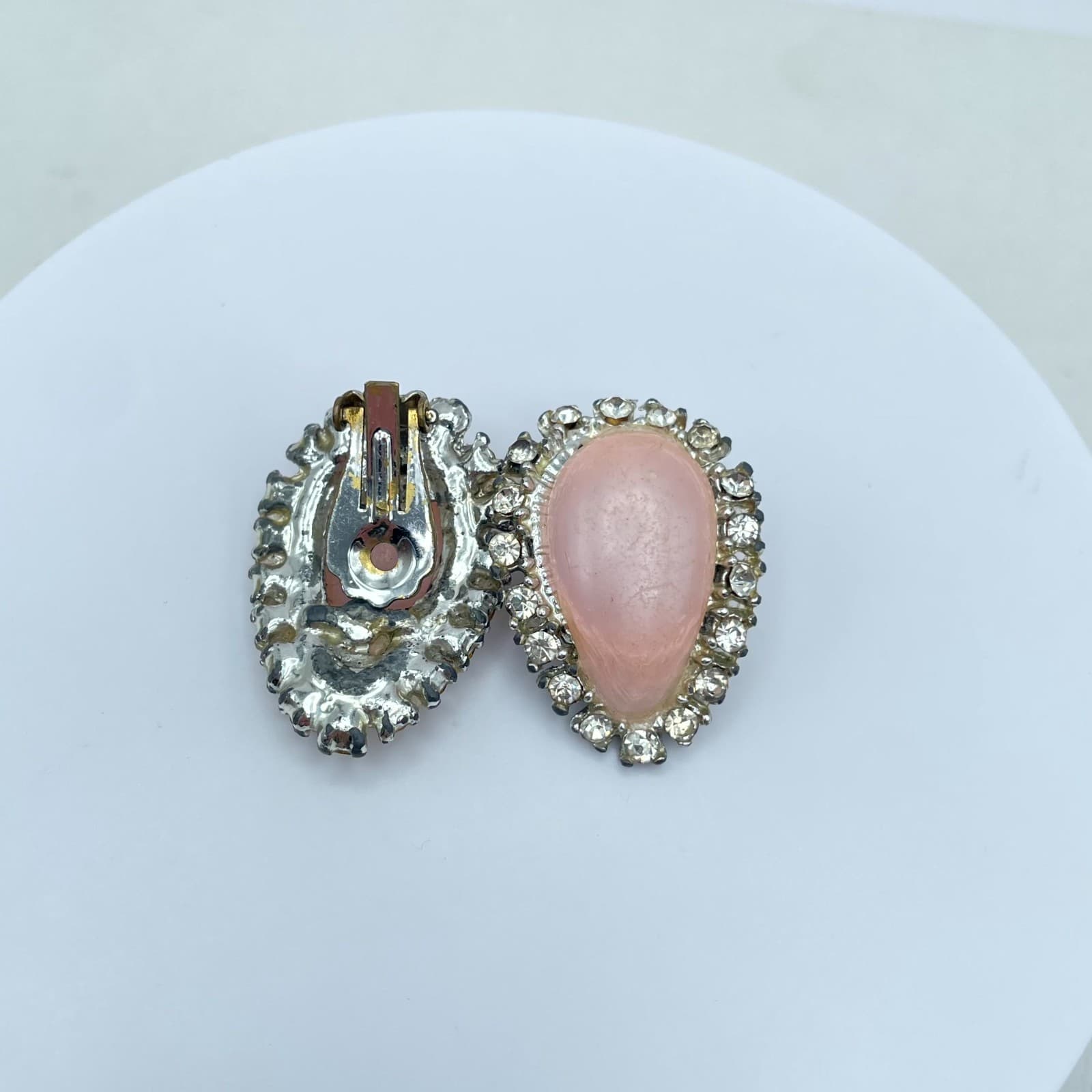 VTG Silver-Tone Pink Cabochon Teardrop Center Beads Rhinestones Clip-On Earrings - Thumbnail 3