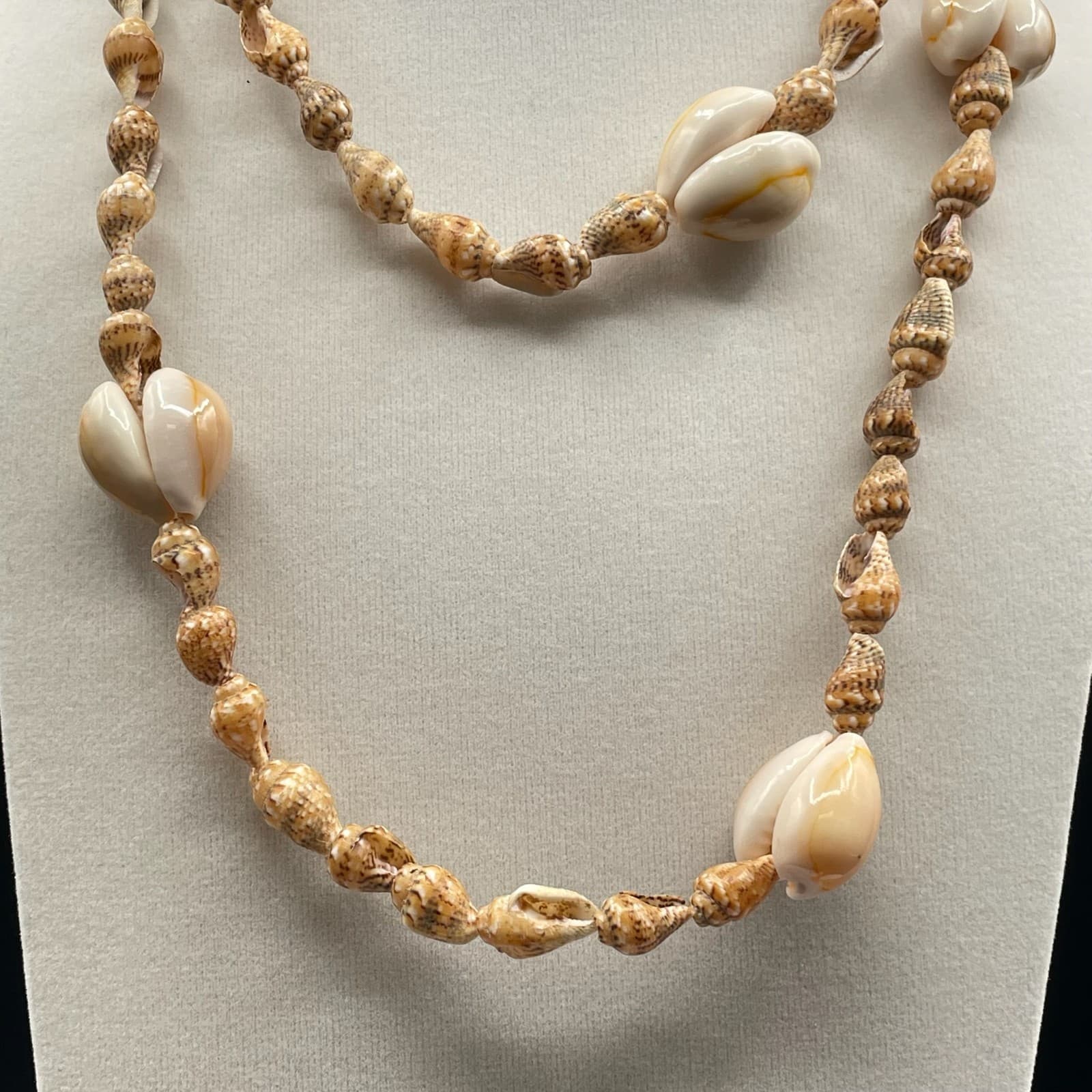 Vintage Handmade Womens Ivory Cowrie Shell 17.5" Long Fashion Necklace - Thumbnail 4