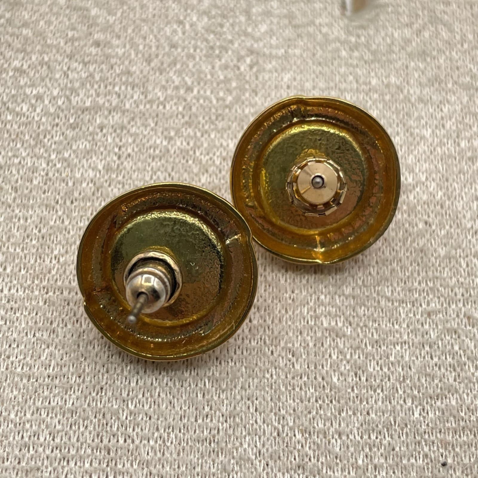 Vintage VTG Faux Pearl Stud Earrings Gold Tone Beaded Edge Classic Small 12mm - Thumbnail 3