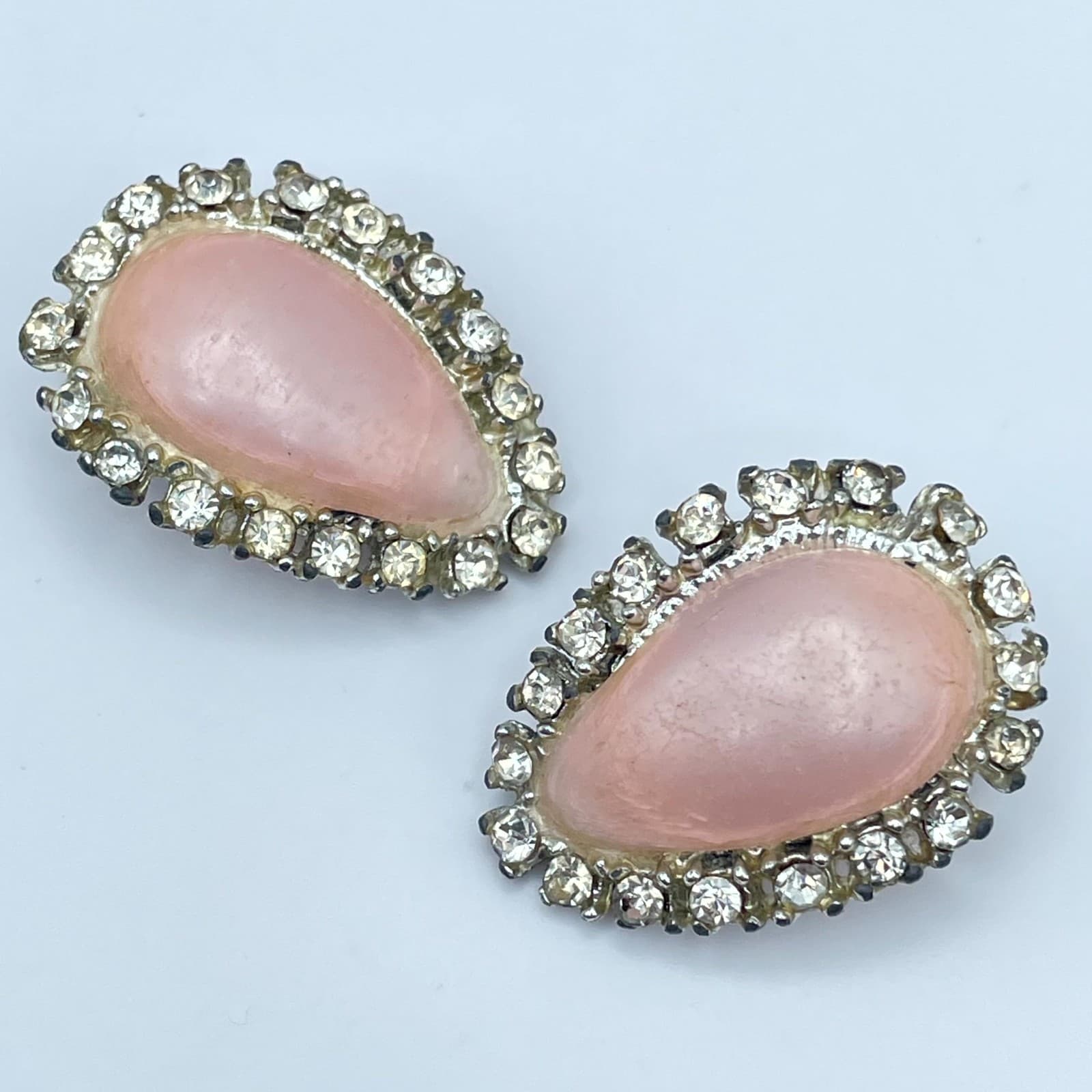 VTG Silver-Tone Pink Cabochon Teardrop Center Beads Rhinestones Clip-On Earrings - Thumbnail 6