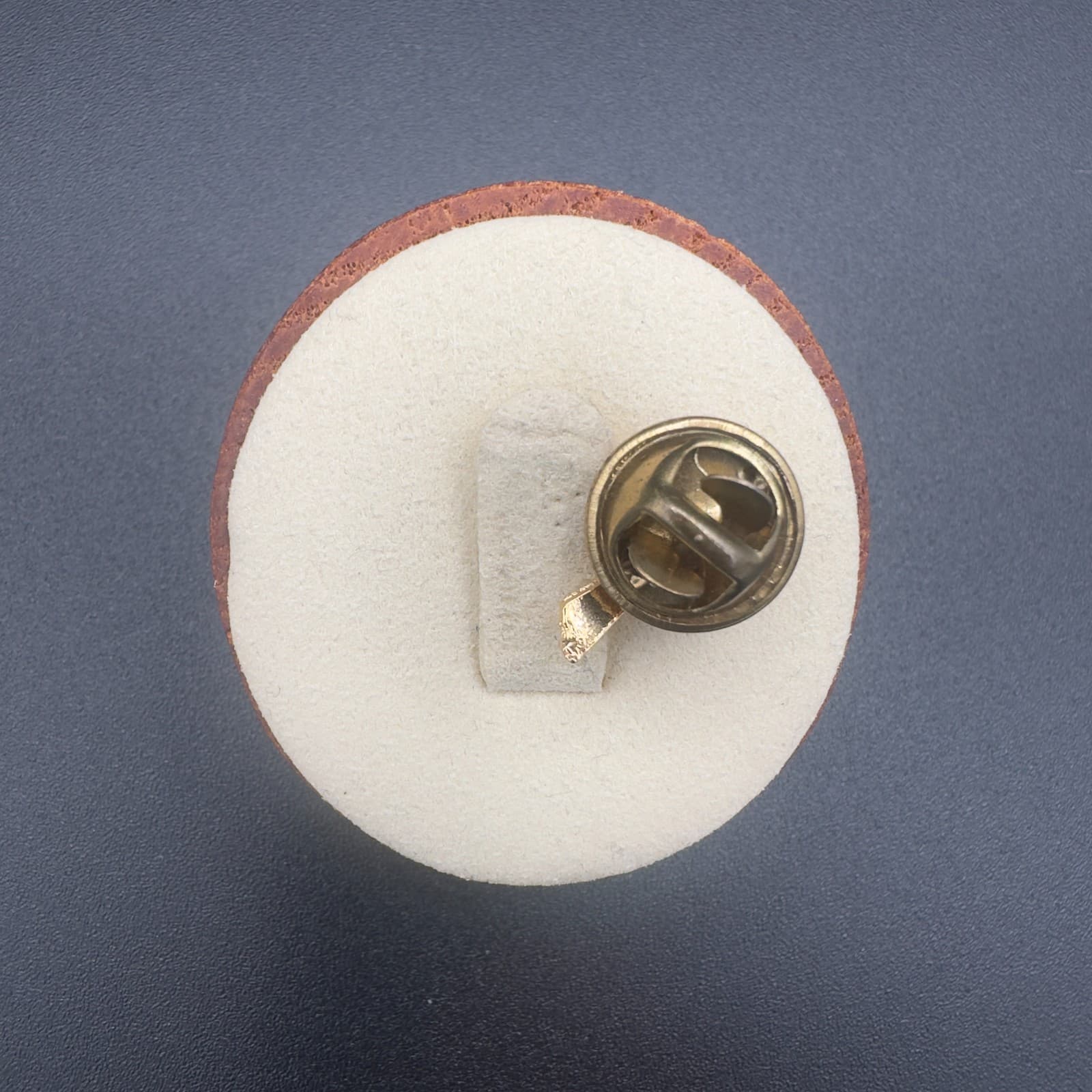 Vintage Goldtone Modern Cross Lapel Pin – Christian Symbol Brooch - Thumbnail 3