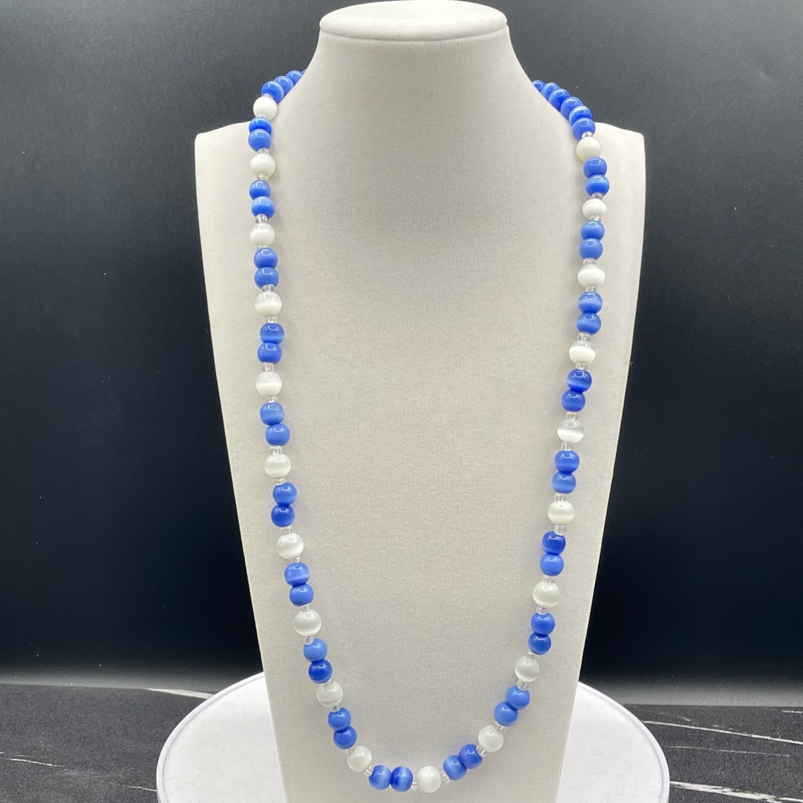 Vintage Handmade Womens Blue White Natural Stone 13" Long Fashion Necklace - Image 1
