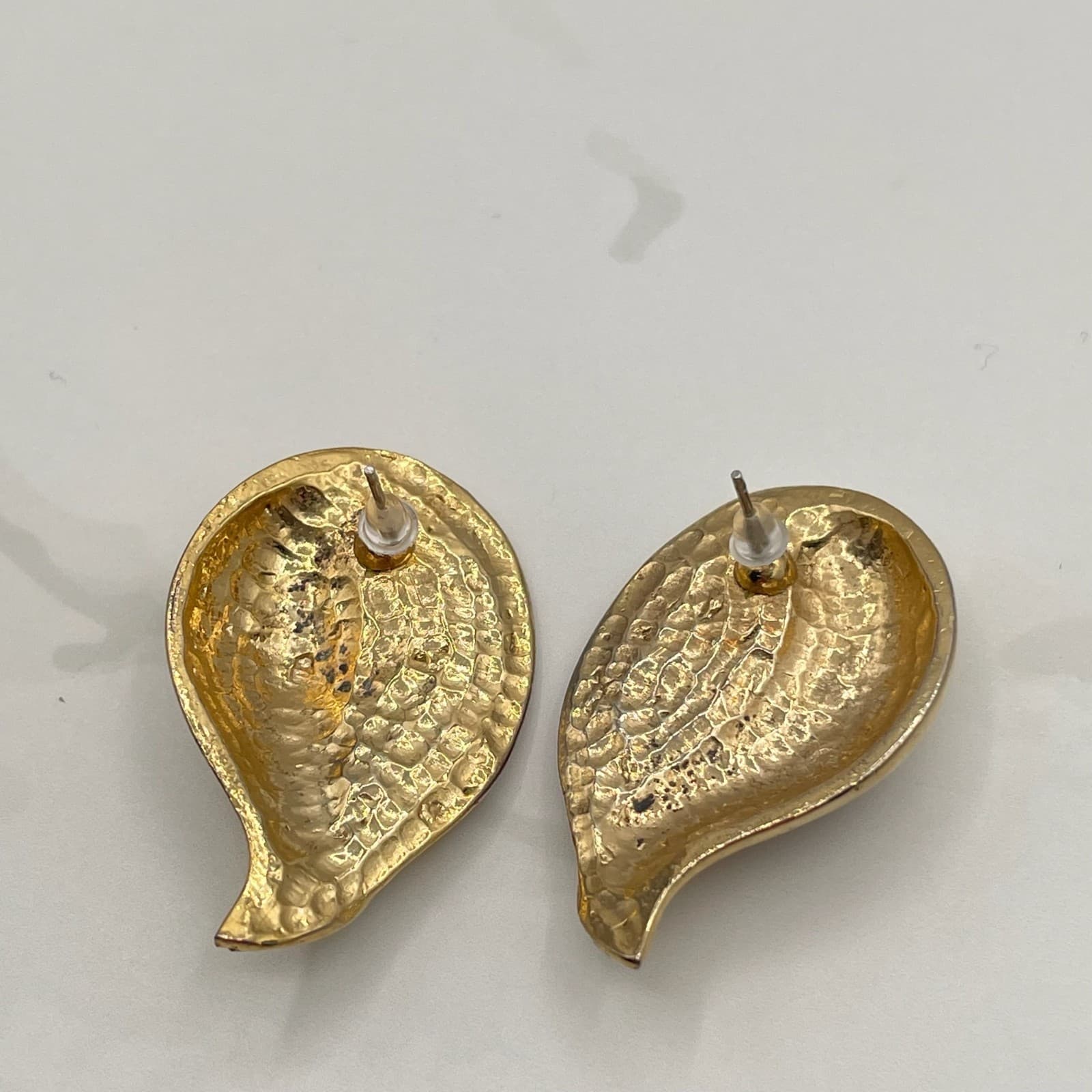 Vintage Gold Tone Paisley Sculptural Earrings Statement Post Modern Stud - Thumbnail 3