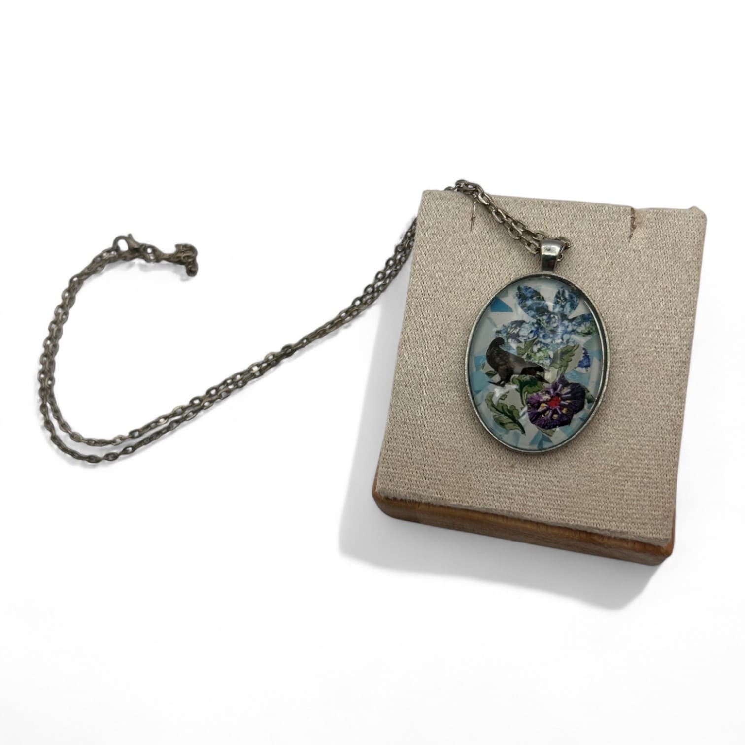 Vintage Raven Crow Gothic Oval Pendant Necklace Cameo, Silver Tone Occult - Thumbnail 3