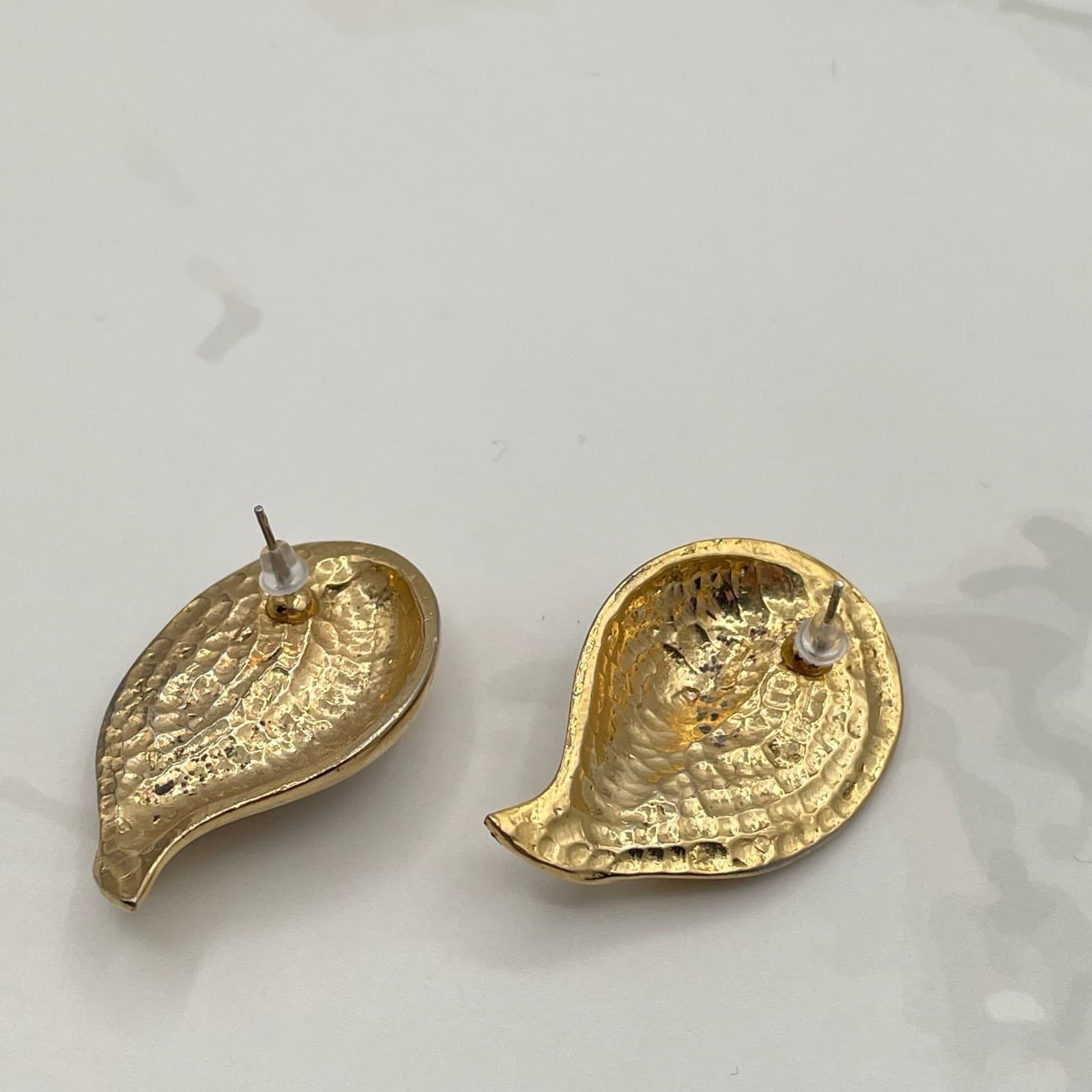 Vintage Gold Tone Paisley Sculptural Earrings Statement Post Modern Stud - Thumbnail 7