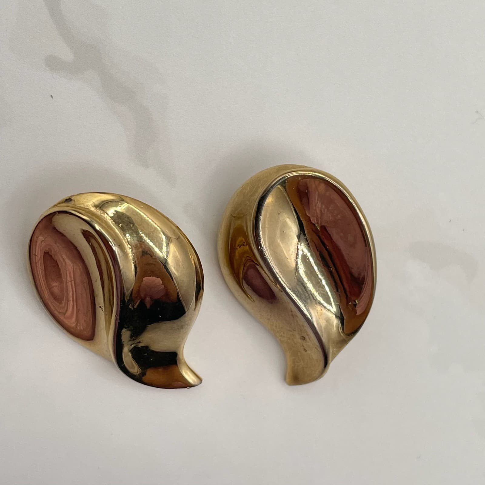 Vintage Gold Tone Paisley Sculptural Earrings Statement Post Modern Stud - Thumbnail 4