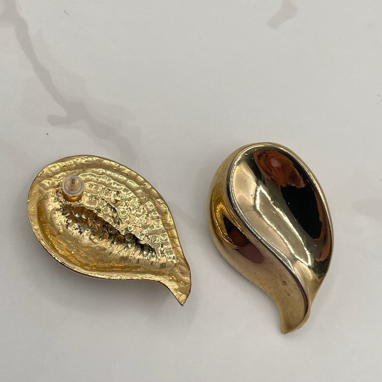 Vintage Gold Tone Paisley Sculptural Earrings Statement Post Modern Stud - Thumbnail 10