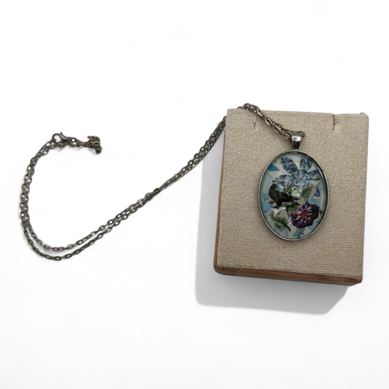 Vintage Raven Crow Gothic Oval Pendant Necklace Cameo, Silver Tone Occult - Thumbnail 2