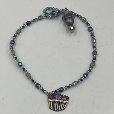 Vintage Set of 3 Beaded Bracelets Butterfly Cupcake Charm Iridescent Blue Purple - Thumbnail 9