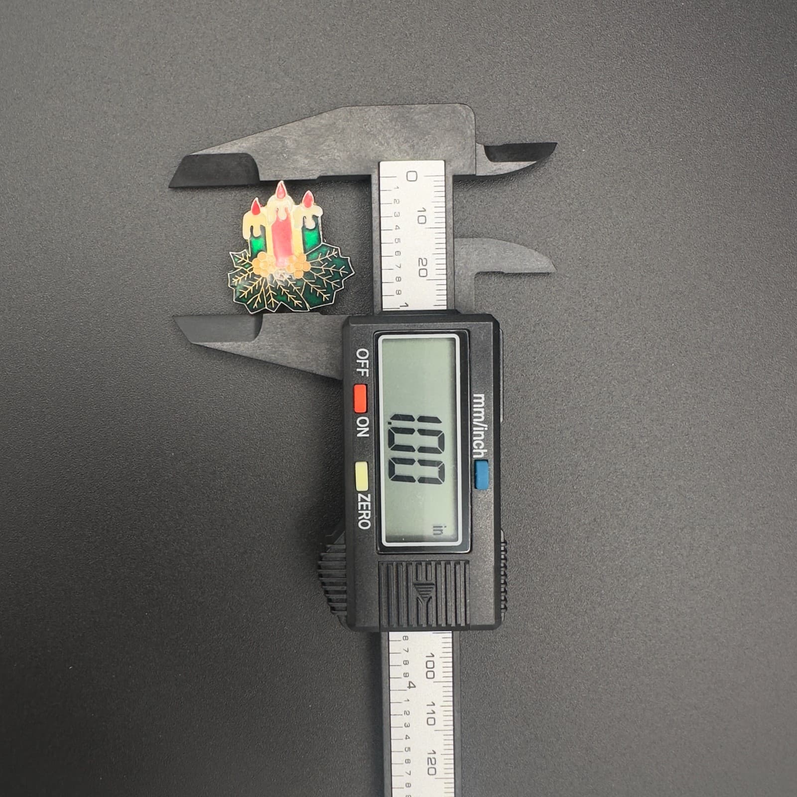 Vintage Enamel Christmas Candle Brooch – Holiday Holly Pin - Thumbnail 3