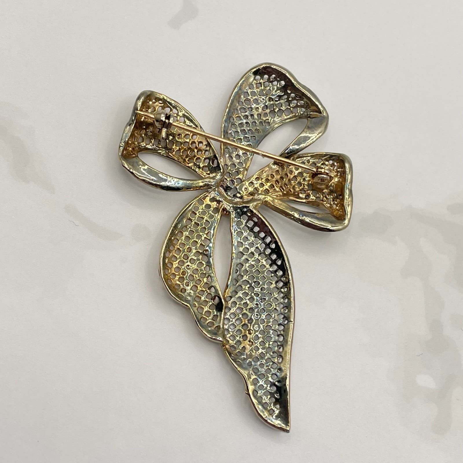 Vintage Two Tone Bow Brooch Pin Gold Silver Filigree Ribbon Open Mesh 3D Style - Thumbnail 7