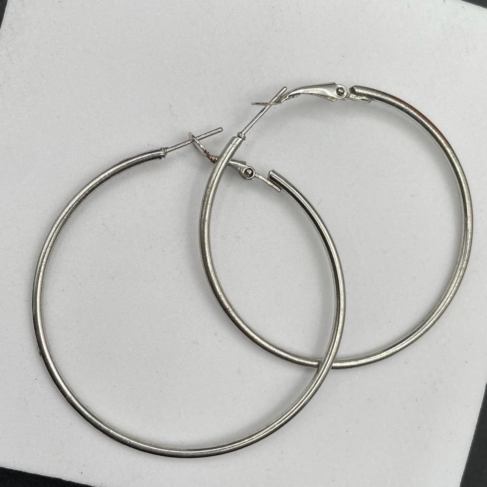 Lot of 3 Silver-Tone Classic Fashion Costume Jewelry Hoop Hinged Post Earrings - Thumbnail 4