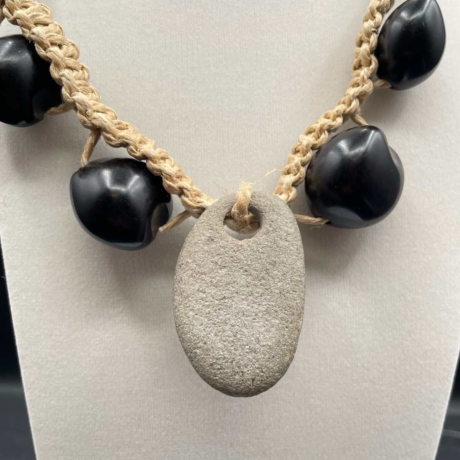 Vintage Handmade Womens Black Mother Of Pearl & Shell Fashion Pendant Necklace - Thumbnail 4