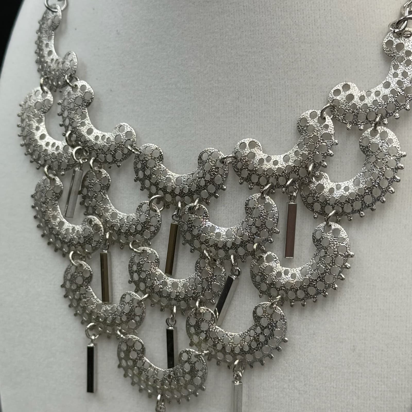 Vintage VTG 70s Sarah Coventry Charisma Silver Tone Crescent Bib Choker Necklace - Thumbnail 6