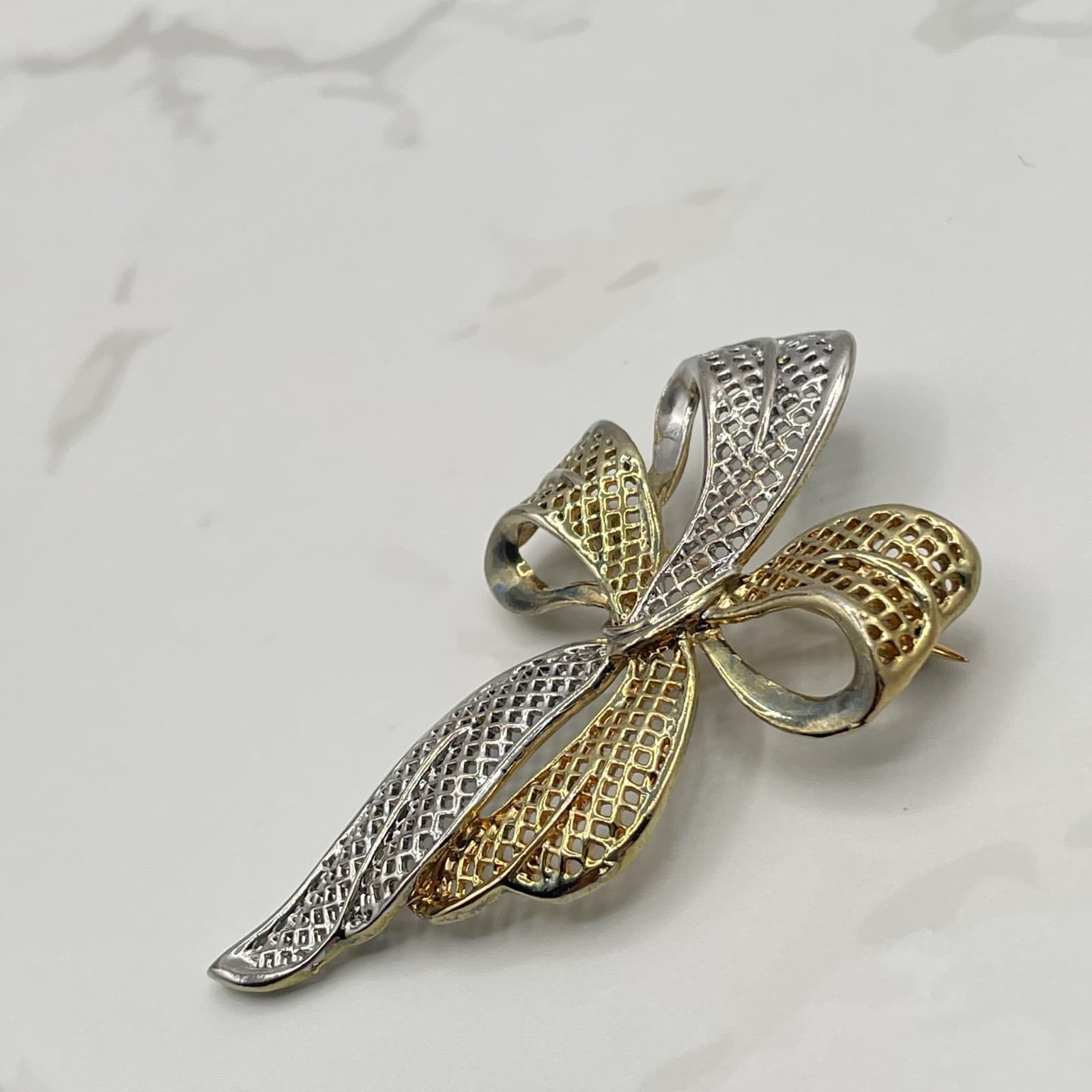 Vintage Two Tone Bow Brooch Pin Gold Silver Filigree Ribbon Open Mesh 3D Style - Thumbnail 3