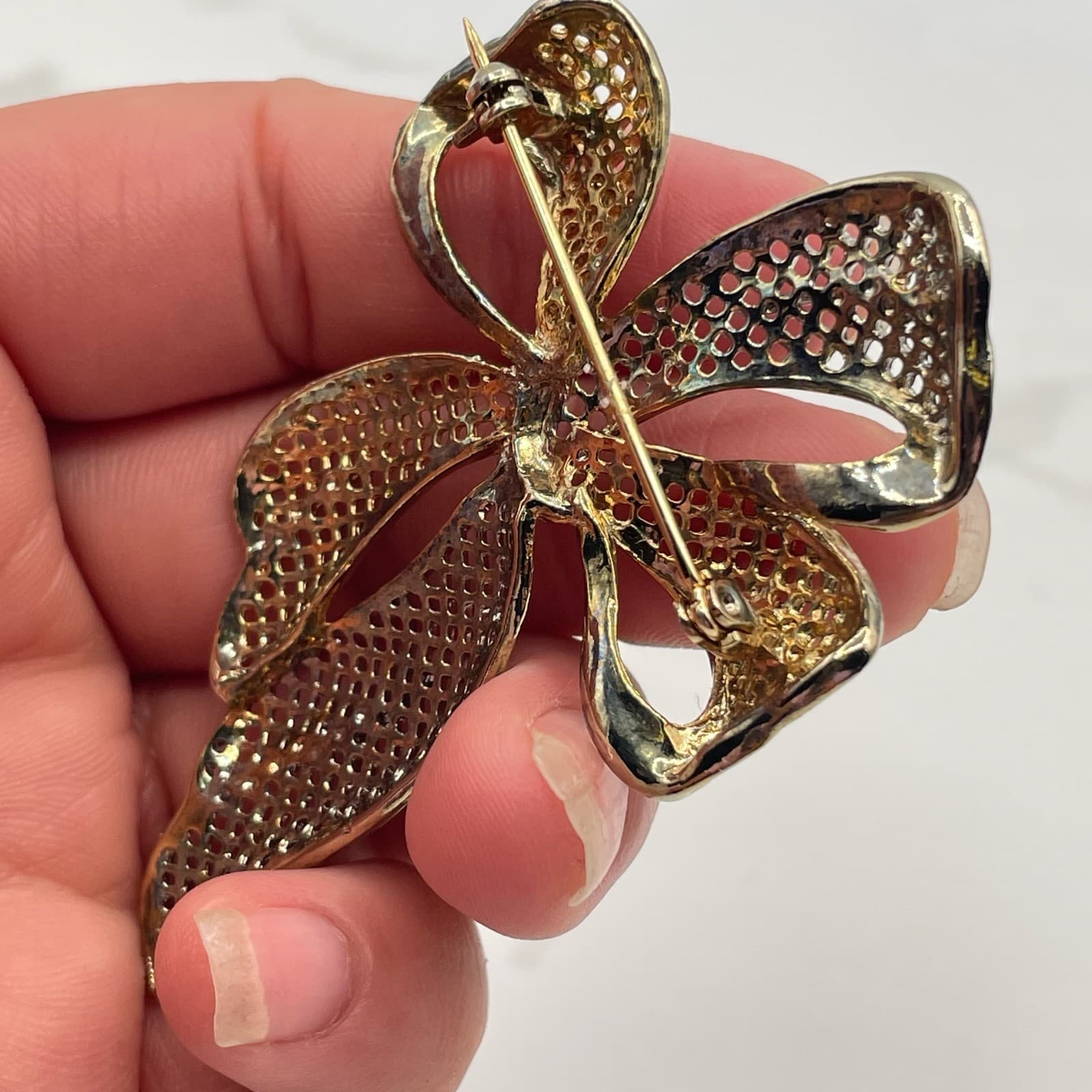 Vintage Two Tone Bow Brooch Pin Gold Silver Filigree Ribbon Open Mesh 3D Style - Thumbnail 6