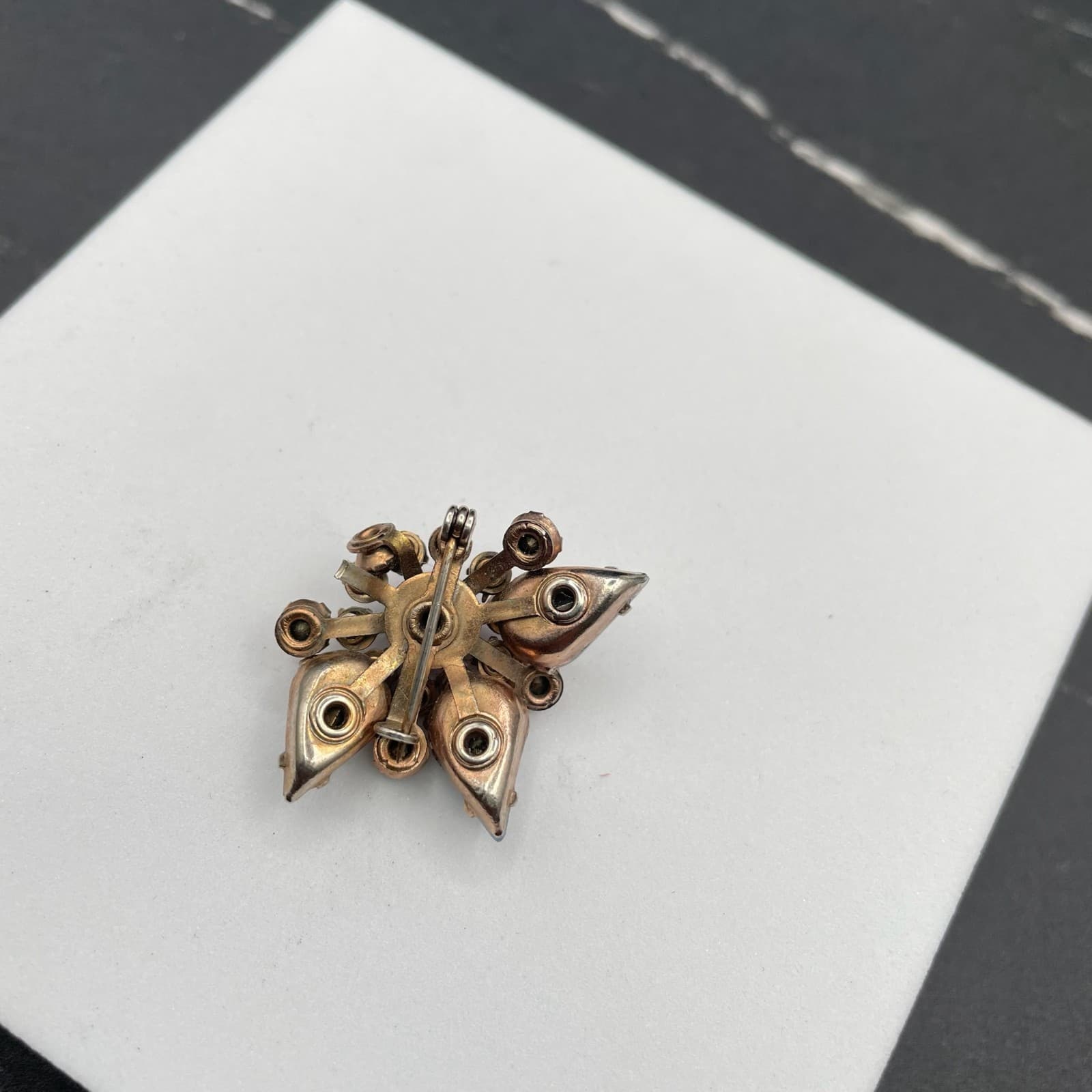 Vintage Mid-Century Gold-Tone Classic Prong Rhinestone Faceted Opals Brooch Pin - Thumbnail 2