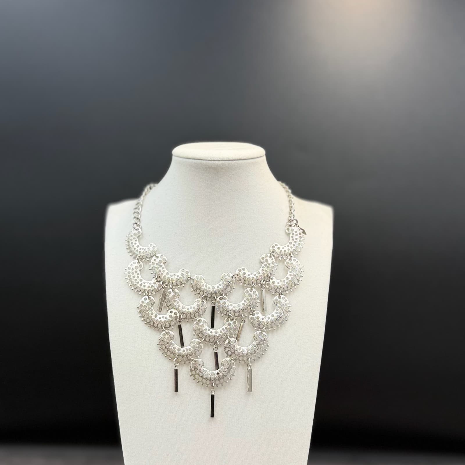 Vintage VTG 70s Sarah Coventry Charisma Silver Tone Crescent Bib Choker Necklace - Image 1