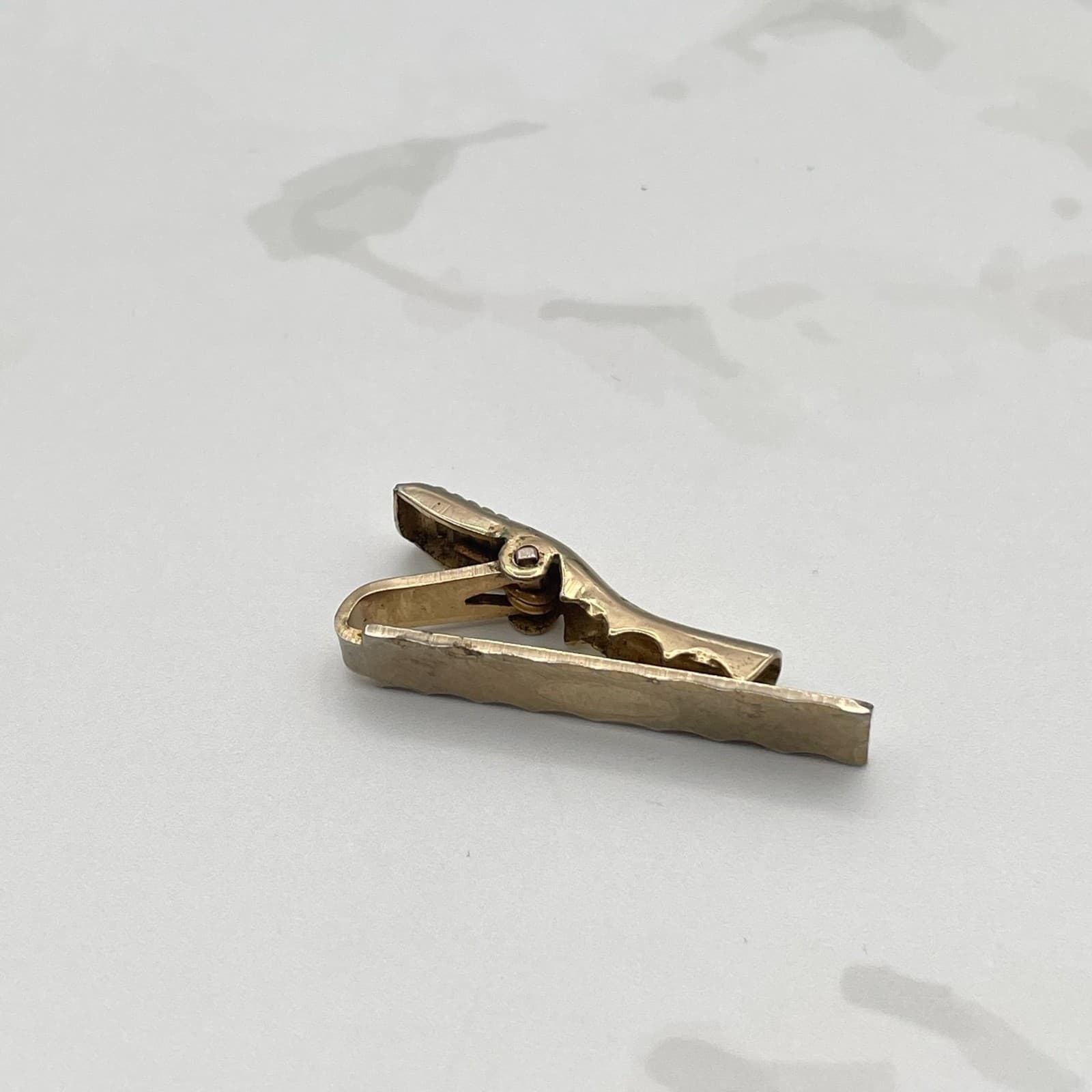 Vintage Gold Tone Tie Clip Bar Textured Hammered Engraving Space Classic Men - Thumbnail 4