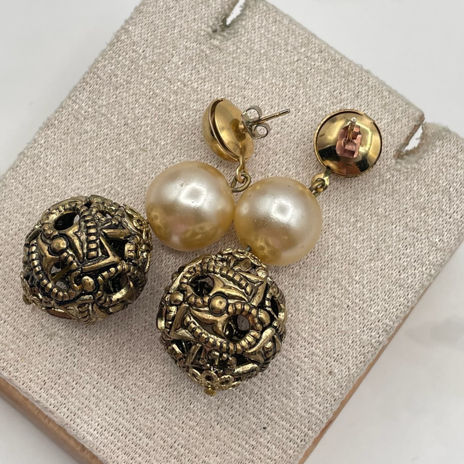 Vintage Faux Pearl Dangle Earrings Ornate Filigree Gold Tone Ball Post Back - Thumbnail 9