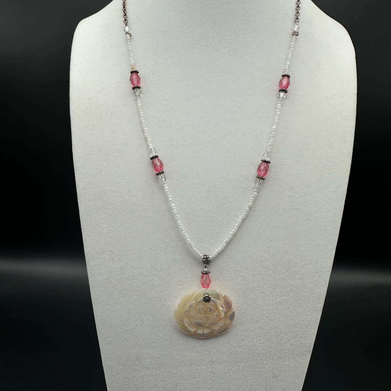 Vintage 90s Mother of Pearl Rose Pendant Necklace Pink Glass Beads Handmade - Thumbnail 3