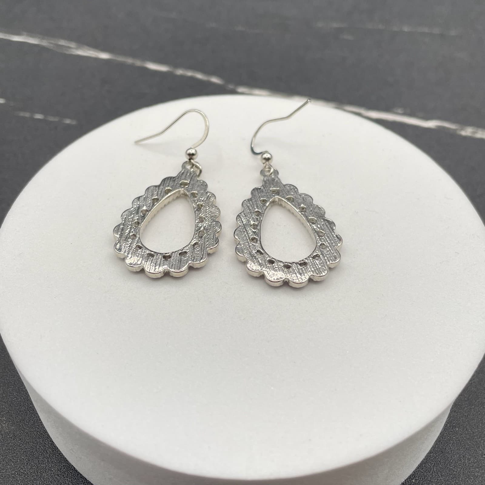 Vintage Purple White Crystal Stone Ombré Silver-Tone Dangle Drop Earrings - Thumbnail 9